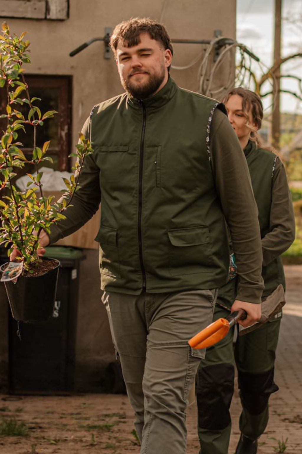 Dvipusė vyriška liemenė (su kišenėmis įrankiams)