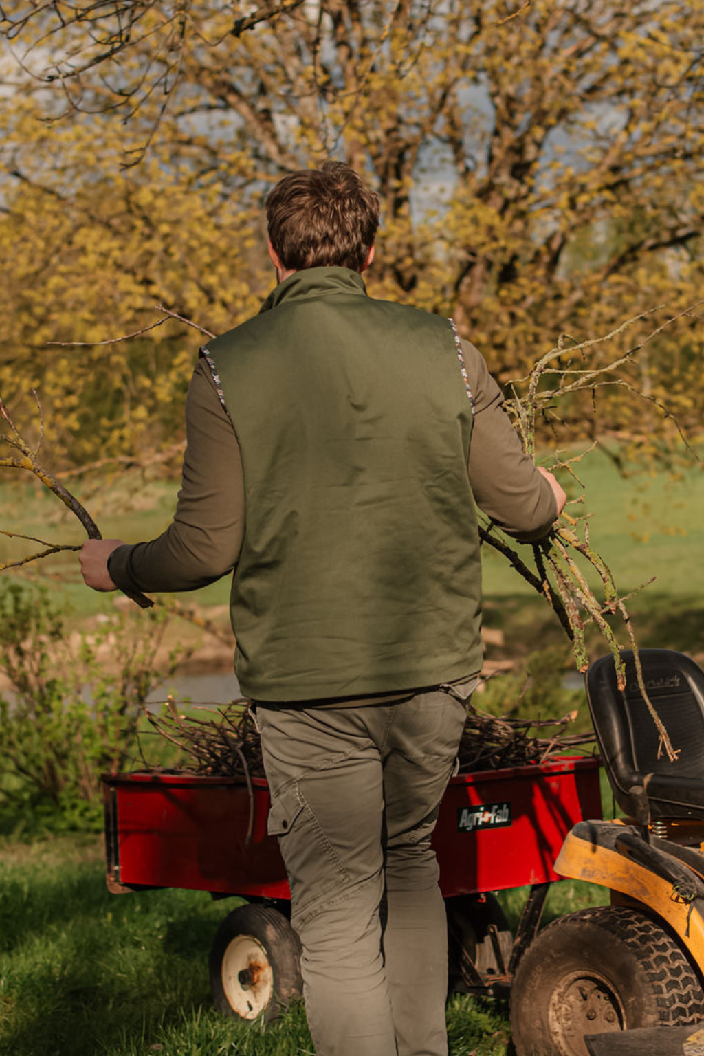 Dvipusė vyriška liemenė (su kišenėmis įrankiams)